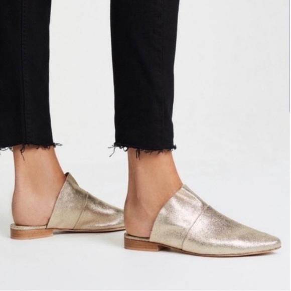 Free People Shoes - Free People Gold Sienna Ruffle Leather Flats size 39 (US 8).